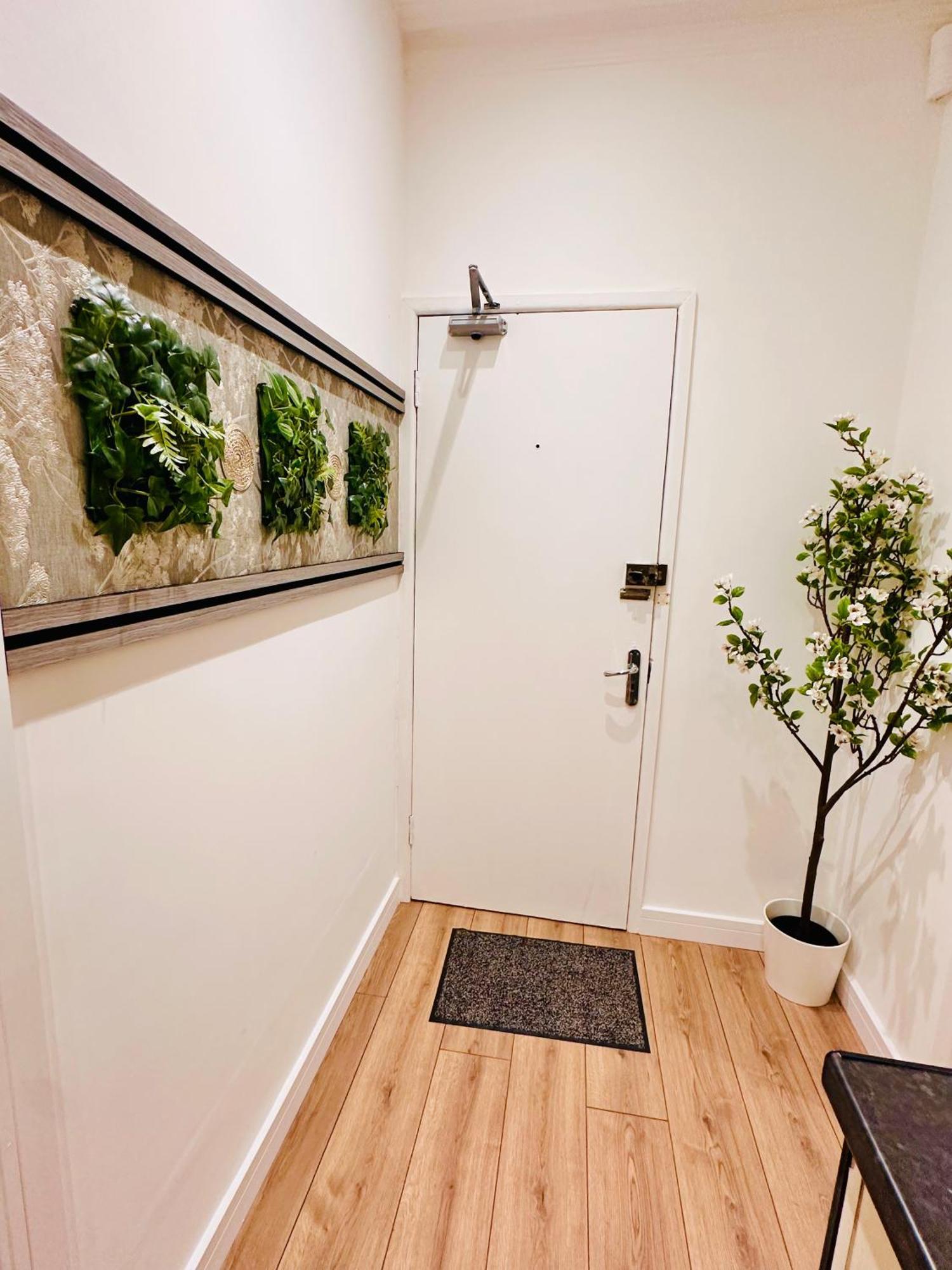 R2 - Elegant Private Room Opposite Queen Elizabeth Hospital - Harborne 伯明翰 外观 照片